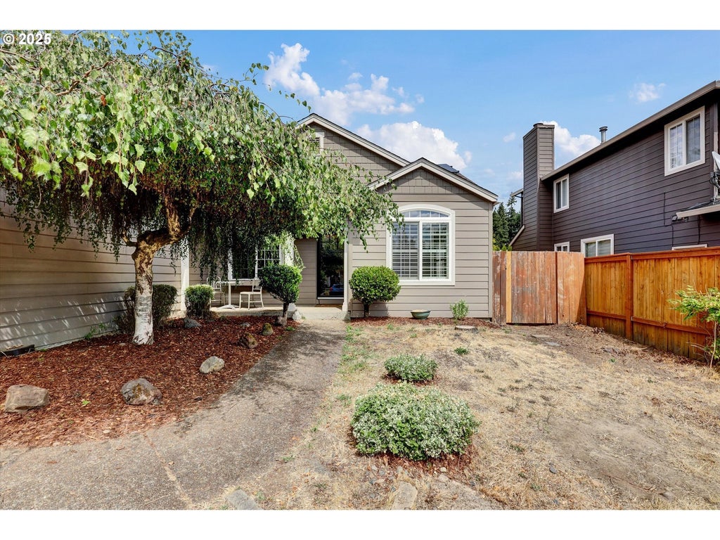 175 Ne Chancellor Ct, Hillsboro