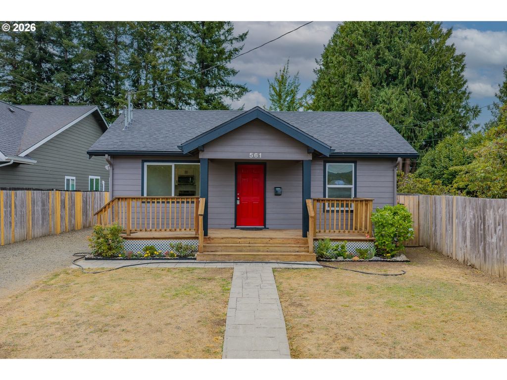 561 W 4th St, Coquille