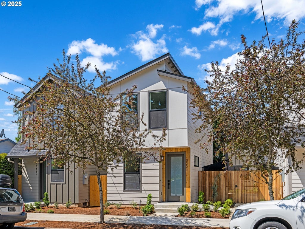3221 Se 28th Ave 2, Portland