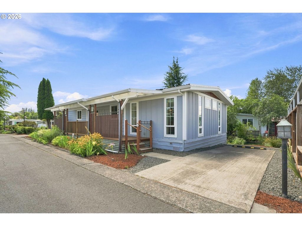 1800 Lakewood Ct 138, Eugene