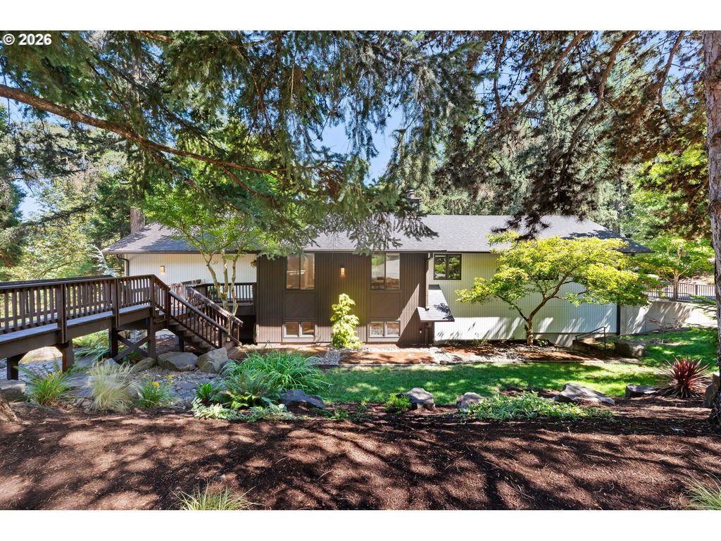 27 Marlboro Ln, Eugene