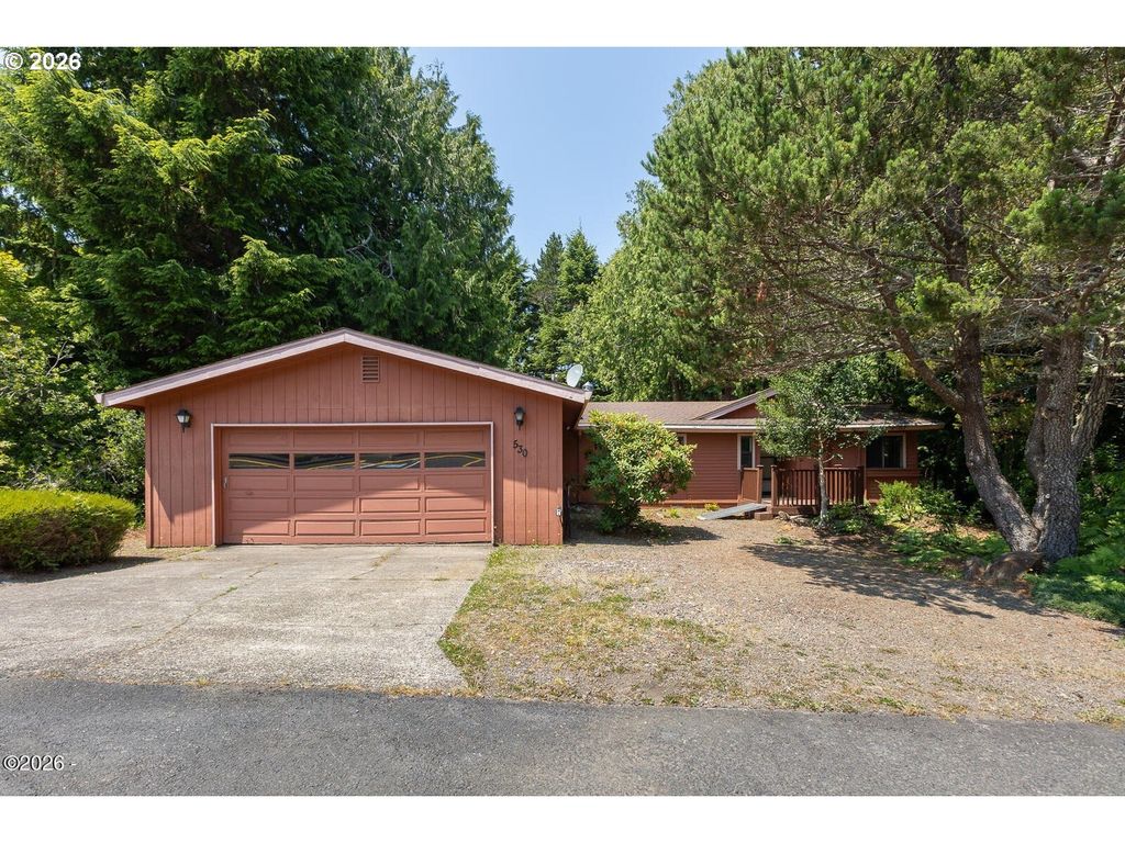 530 Seagrove Loop, Lincoln City