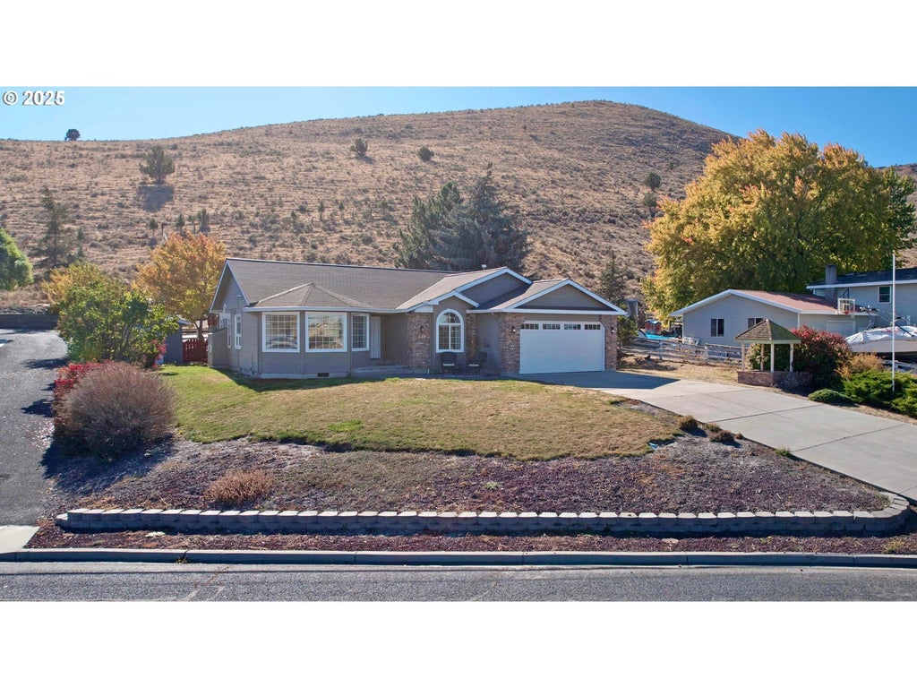 137 Foothill Dr, Baker City