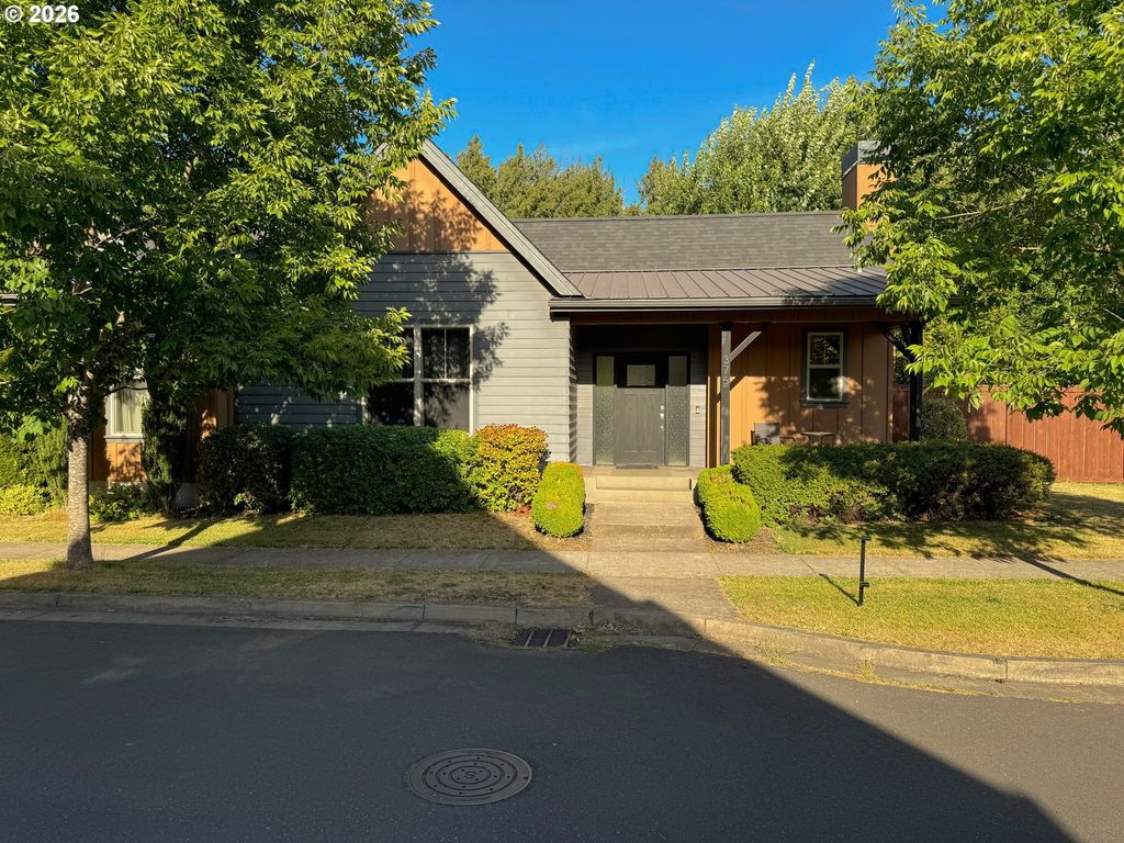 375 Mia Ln, Eugene