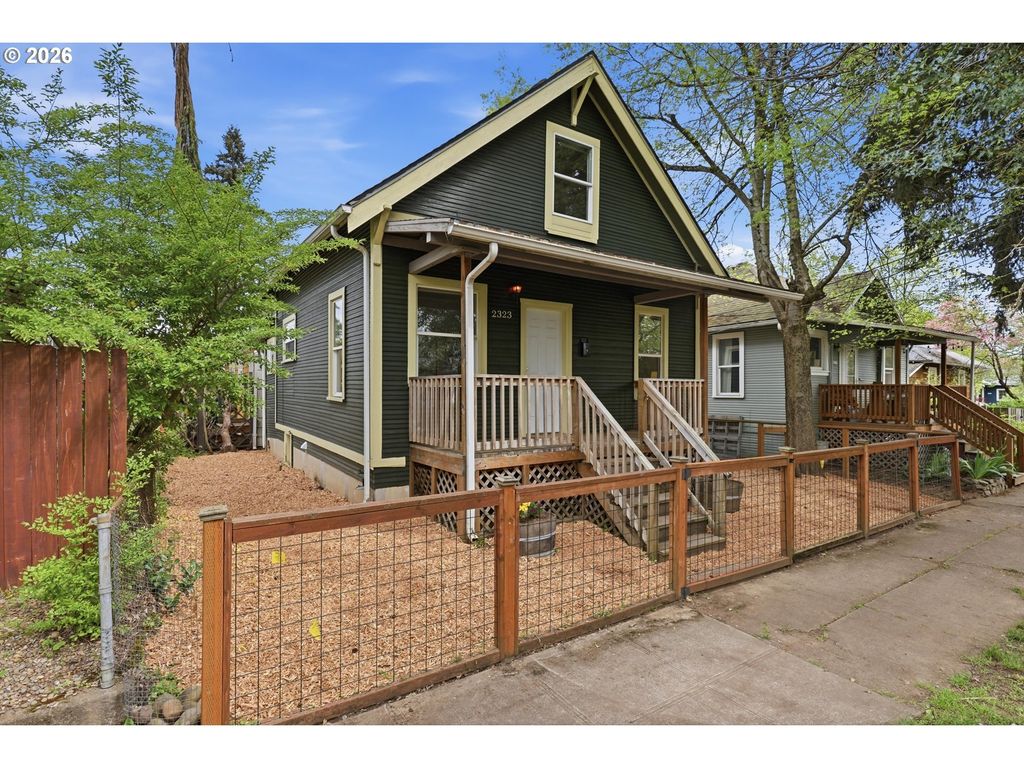 2323 N Terry St, Portland