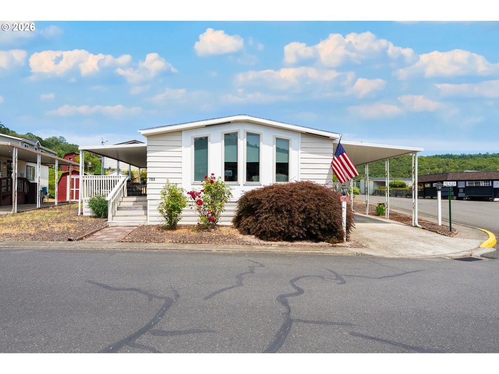 703 Shadow Ranch Ln, Roseburg