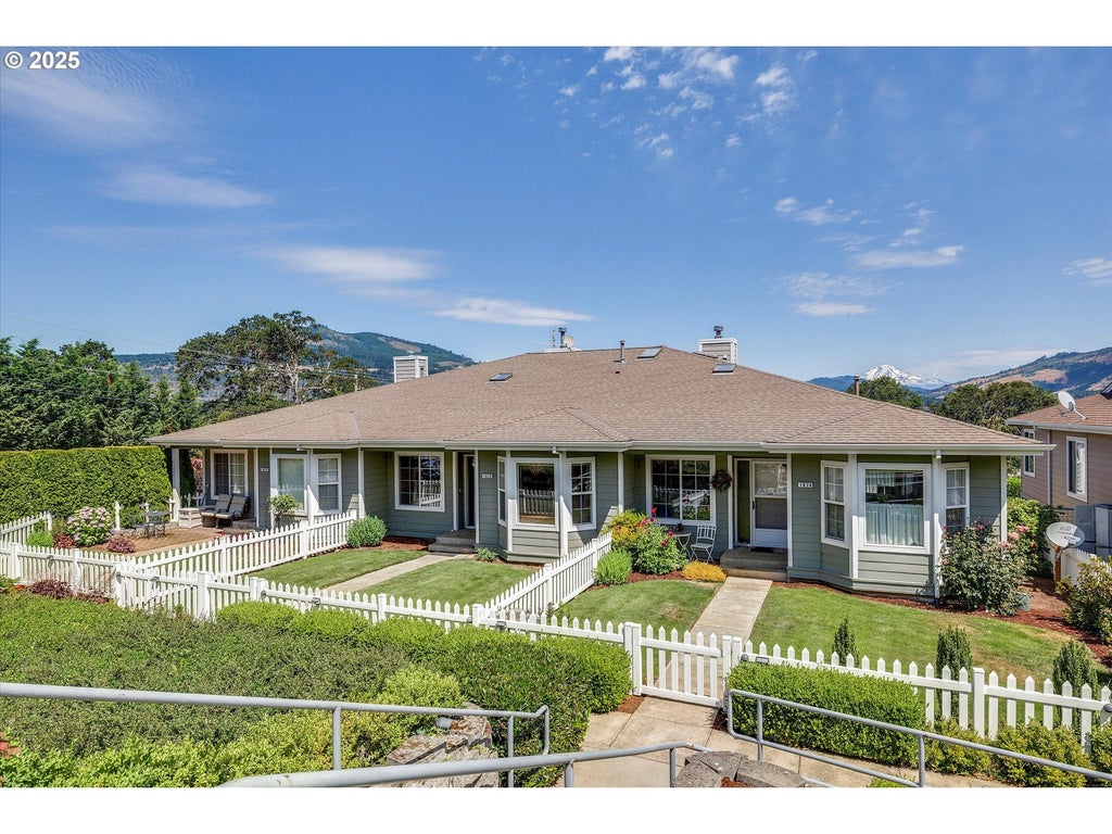 1826 Armadale Ave, Hood River