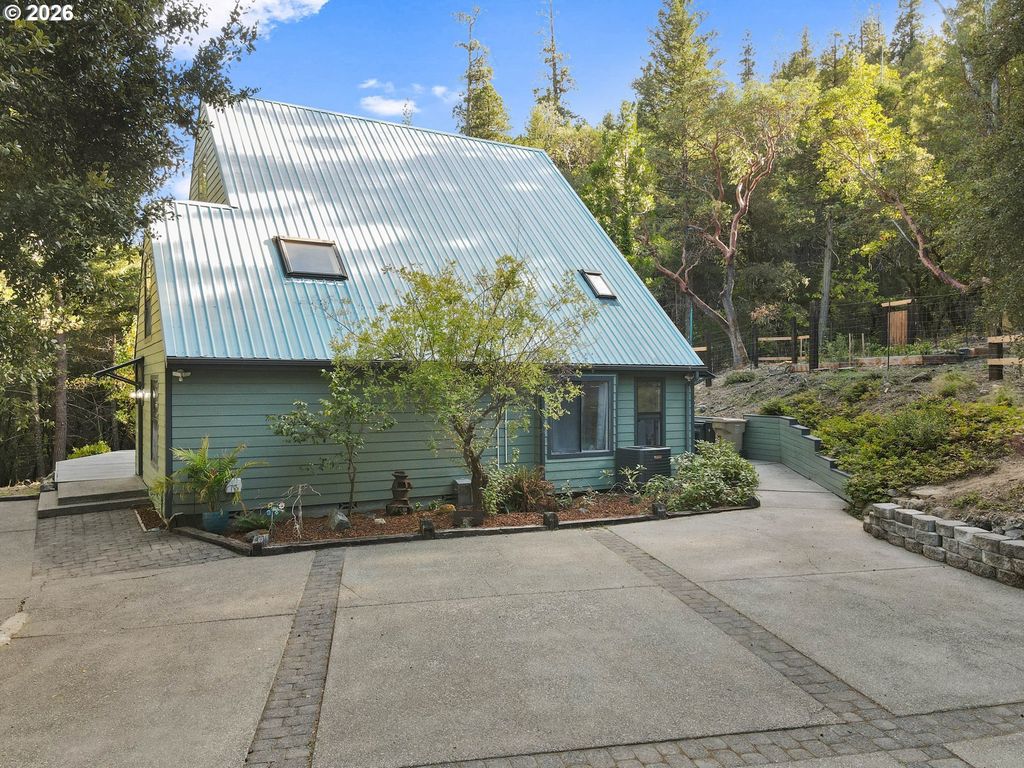 2602 Winona Rd, Grants Pass