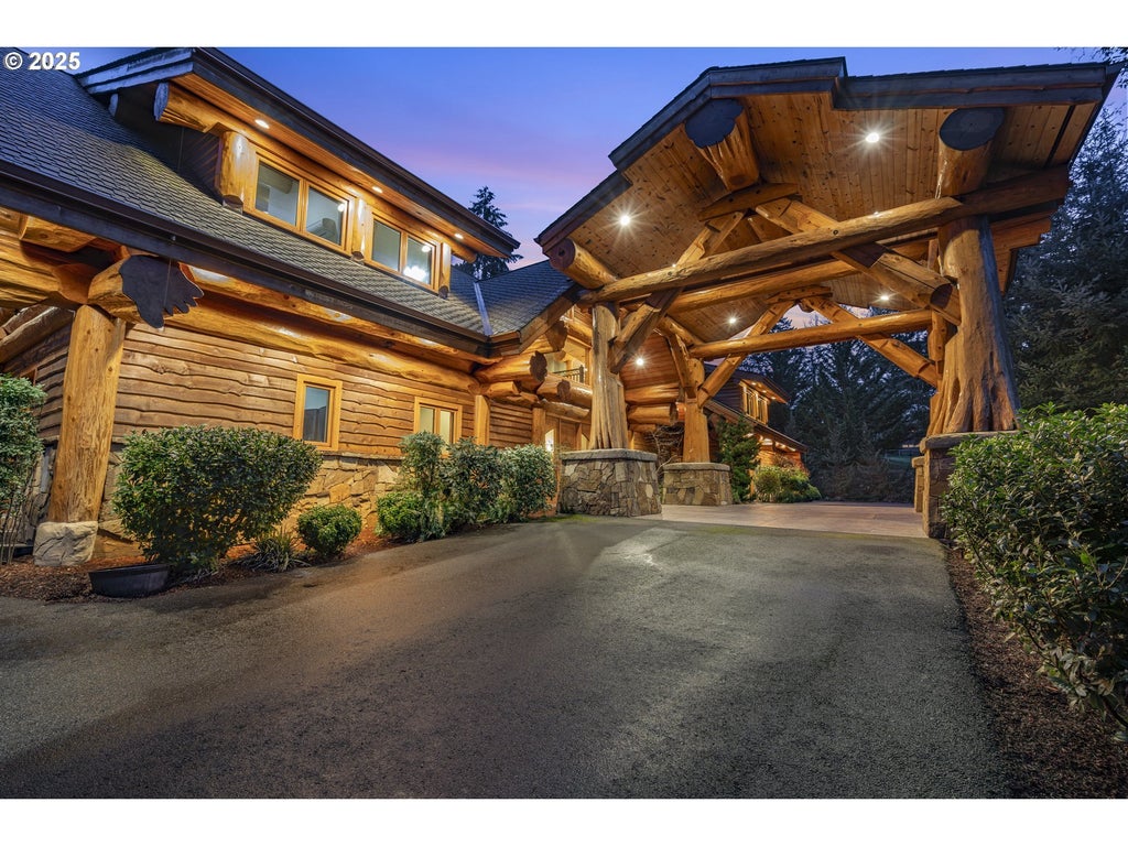 Listing photo for 500 Westridge Ln, Roseburg, OR, Log Cabin home for sale