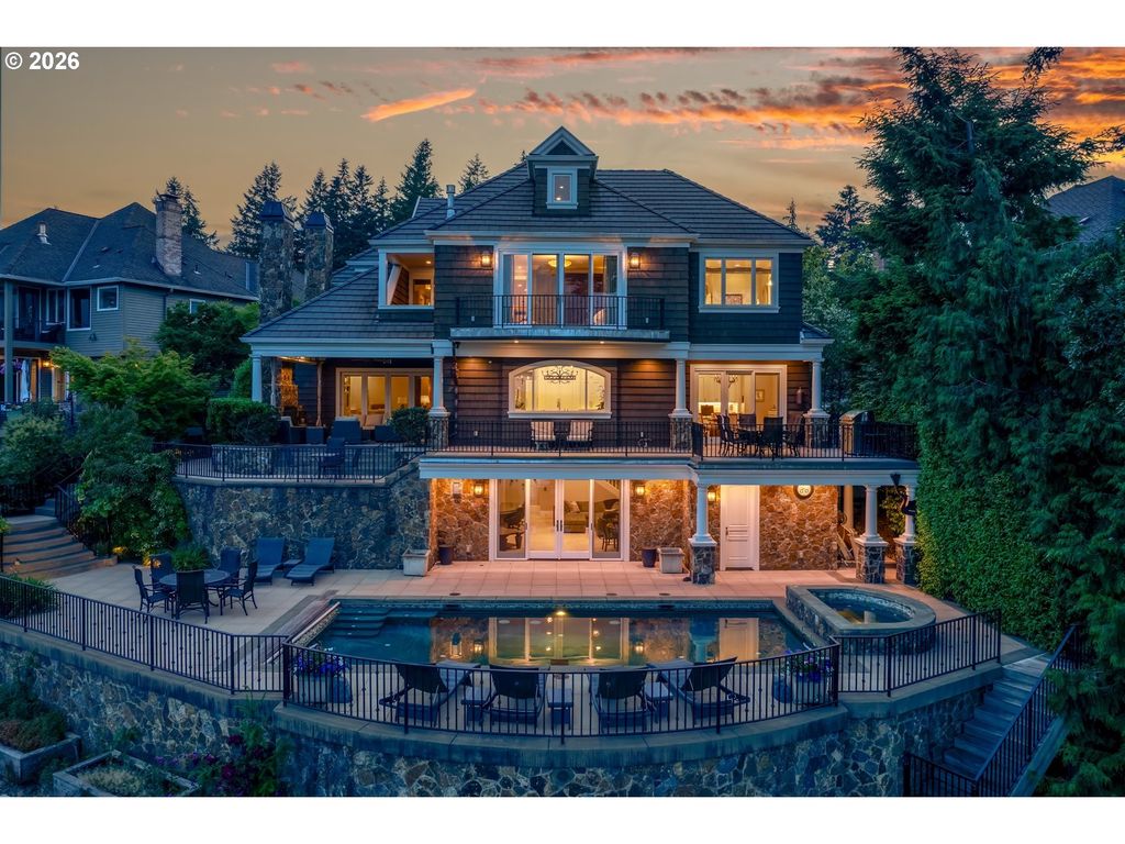 15599 Village Dr, Lake Oswego