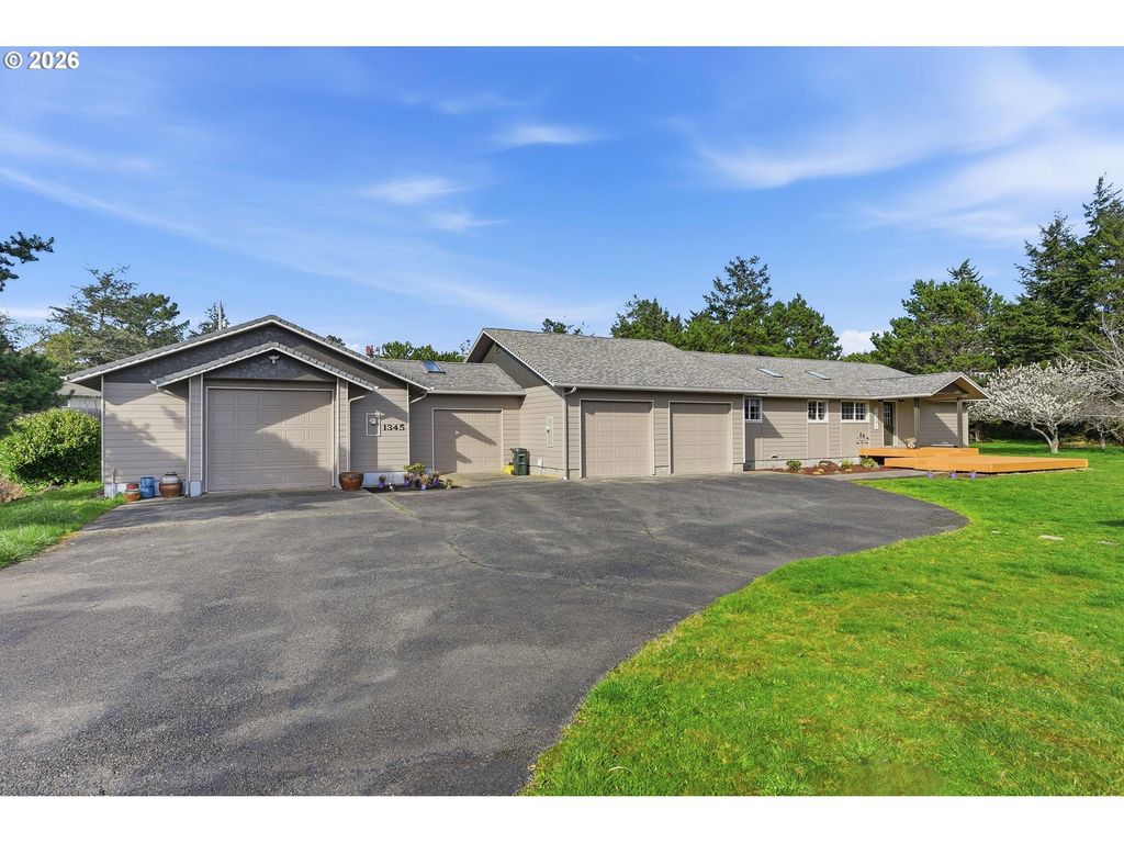 1345 Sanford St, Coos Bay