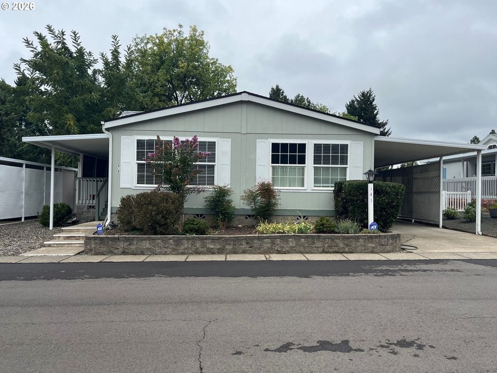 141 River Ridge Ave, Roseburg