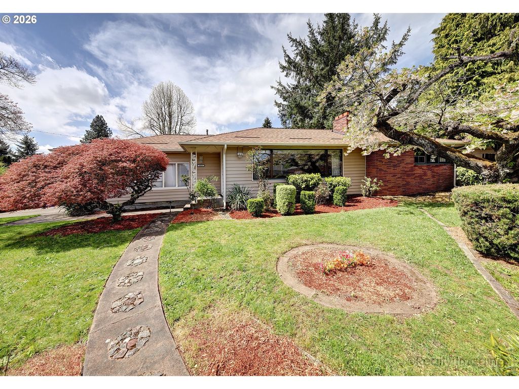 415 Ne 116th Pl, Portland