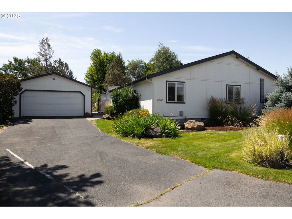 2636 Sw Mariposa Loop, Redmond