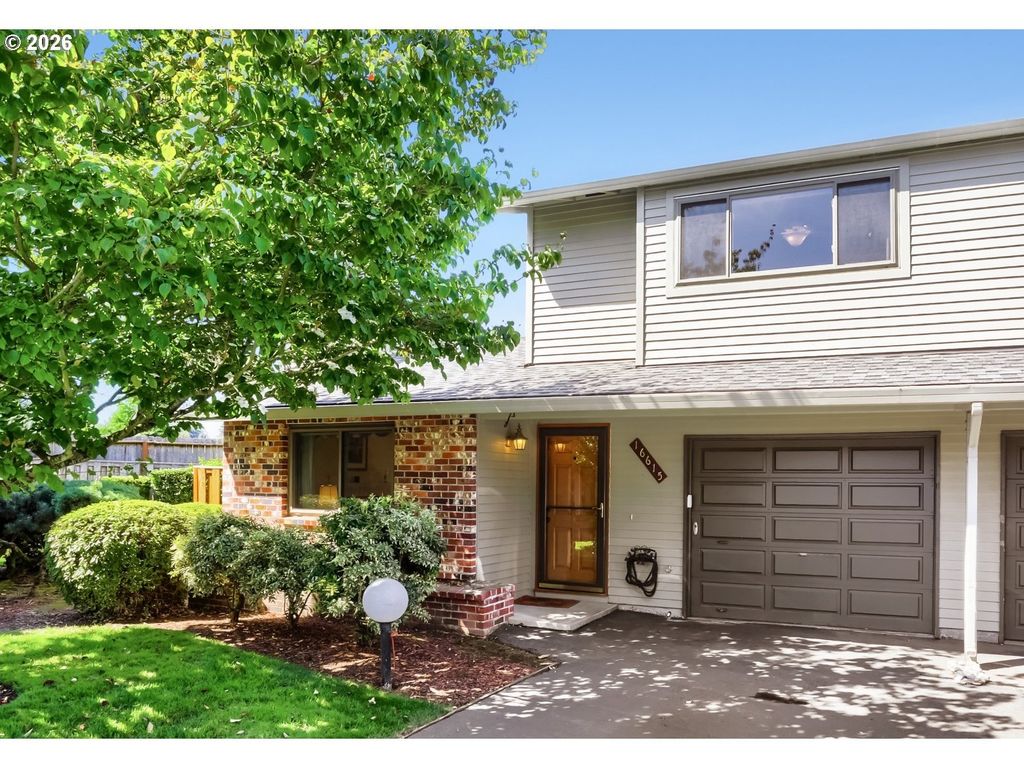 16615 Ne Halsey St, Portland