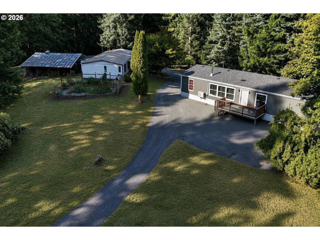 27796 Bush Ln, Scappoose