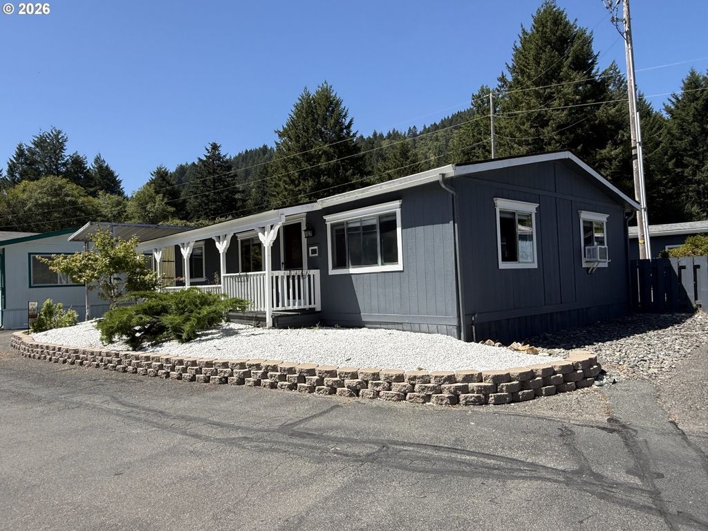 98825 Pleasant Hill Dr 26, Brookings