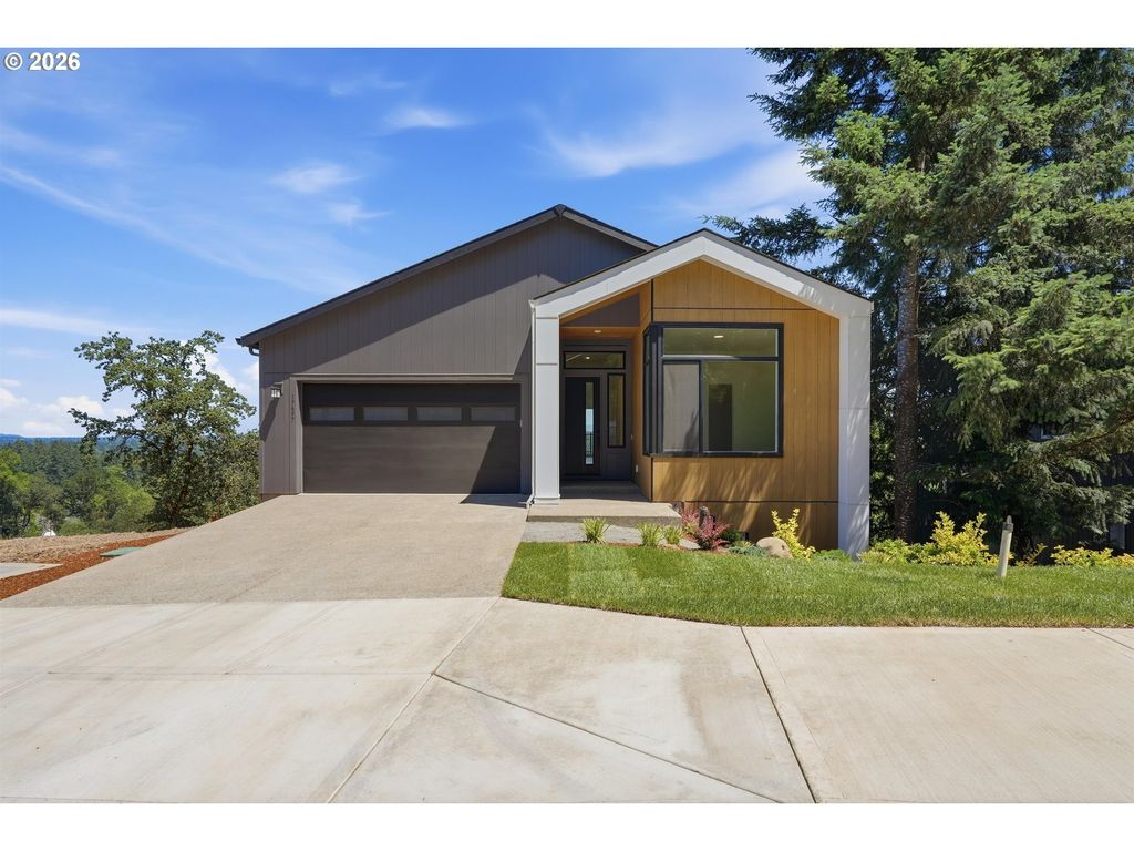 17697 Hillside Dr, West Linn