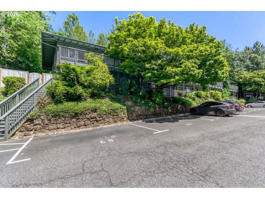 1045 Sw Bertha Blvd #7, Portland