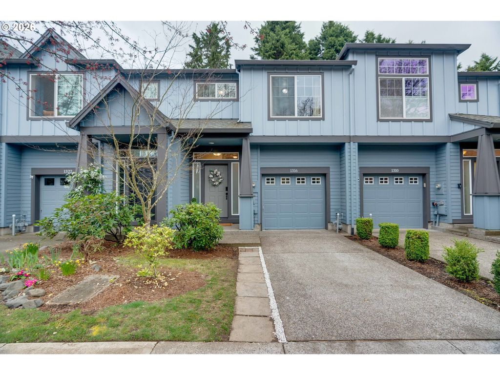 1316 Se Roundelay St, Hillsboro