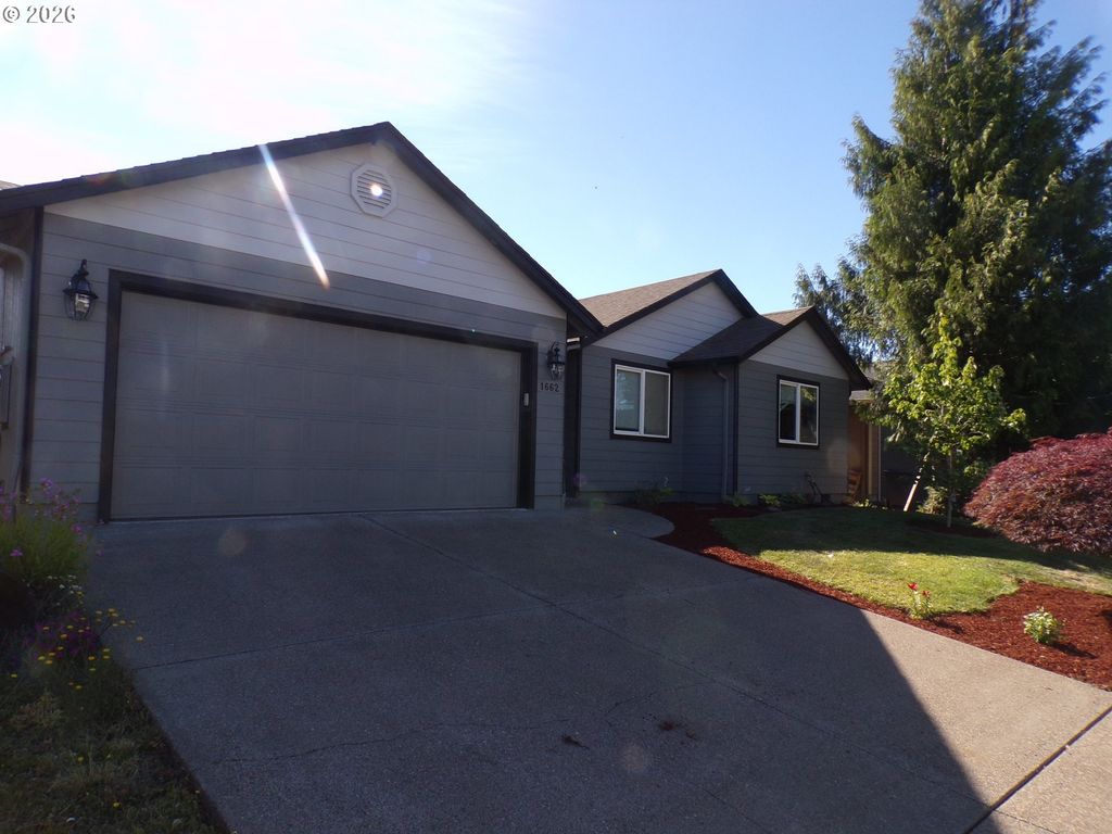 1662 Cherry Bark Ct, Salem