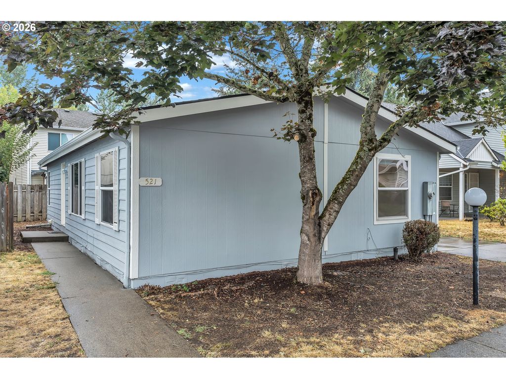 521 Ne Mariners Loop, Portland