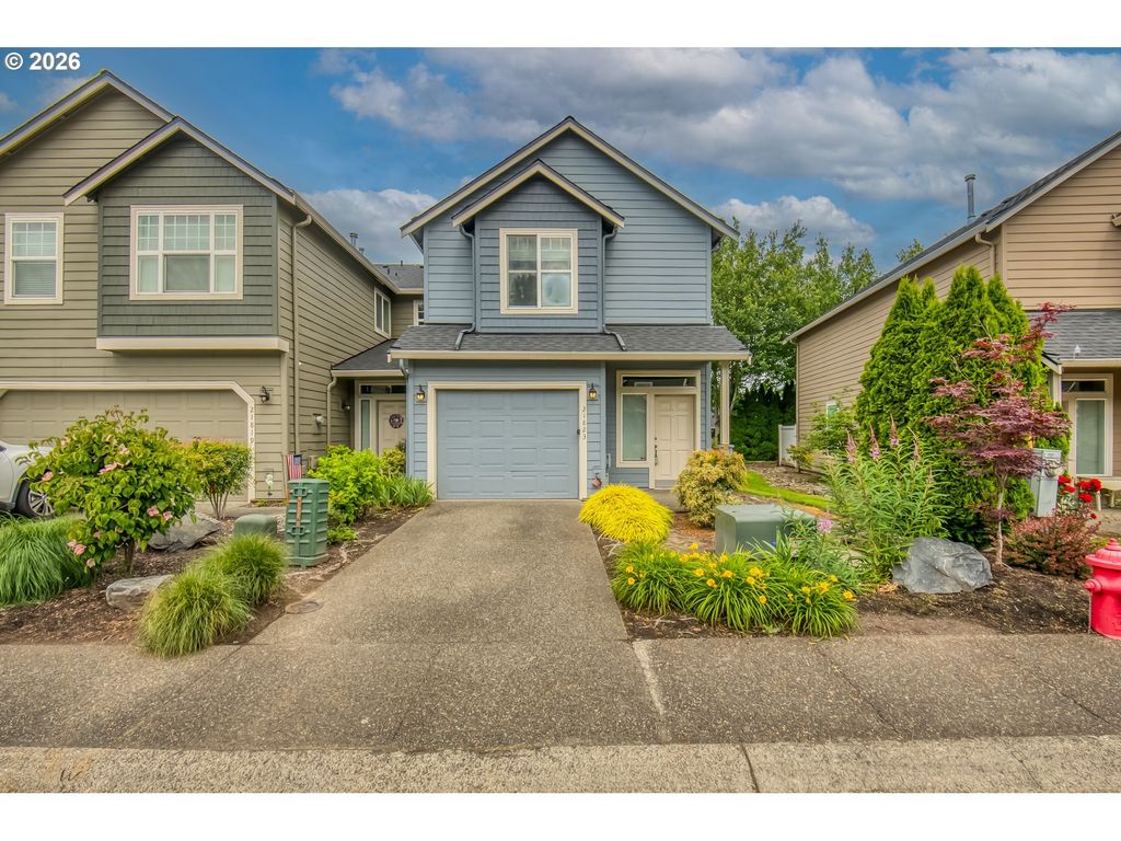 21823 Ne Larkspur Ln, Fairview