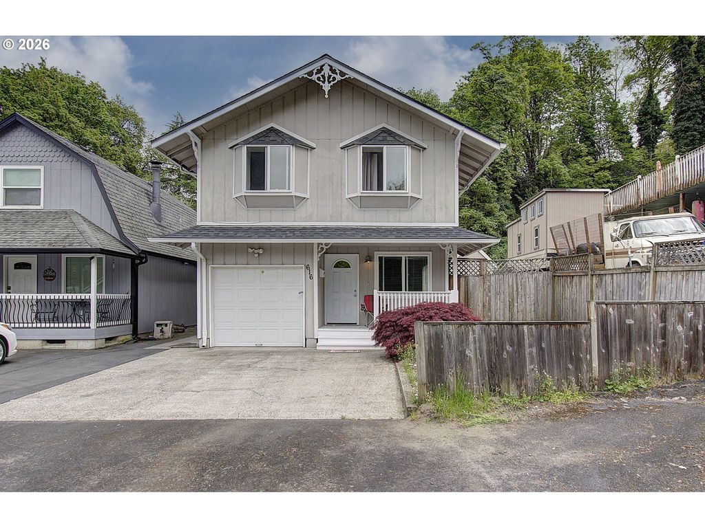 616 N 4th Ave, Kelso