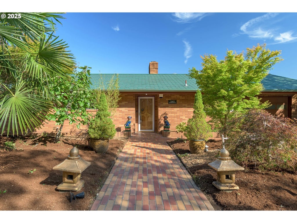 245 W 30th Ave, Eugene