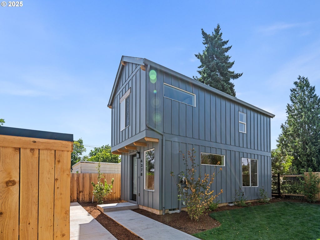 4378 Ne Going St, Portland