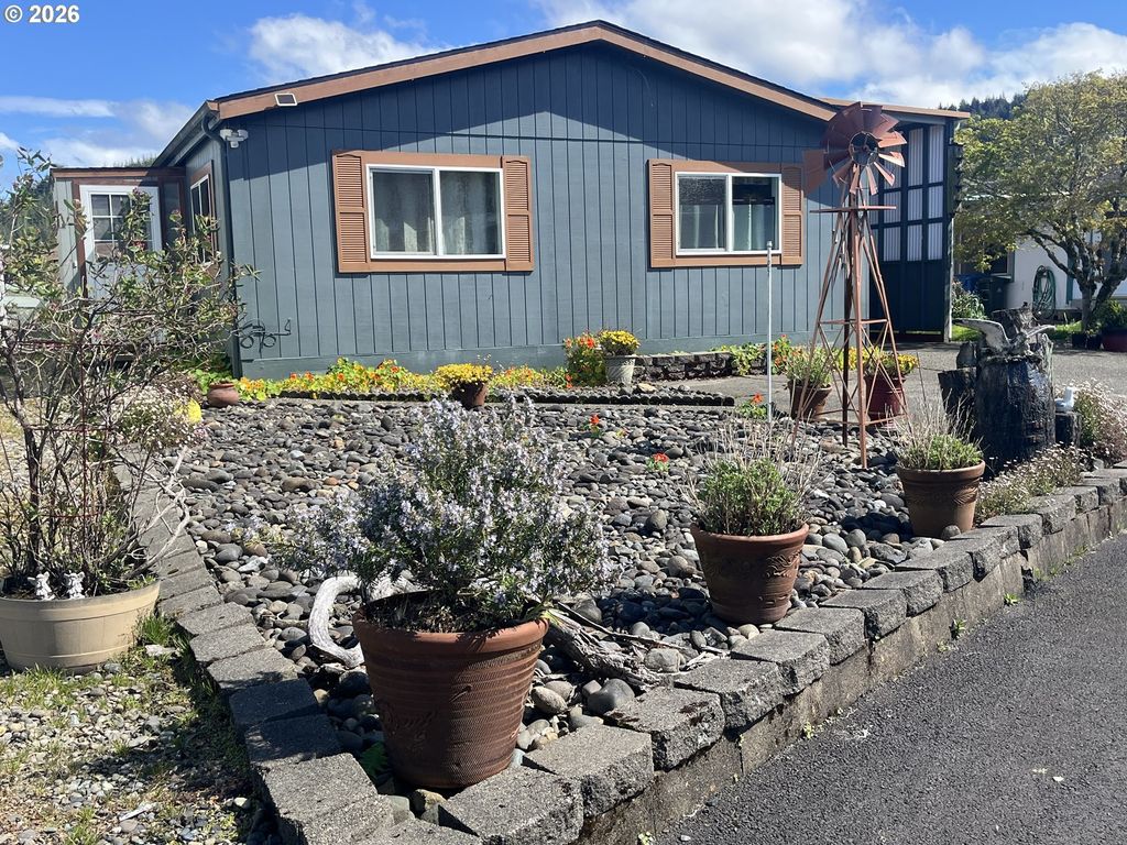 100 River Bend Rd 118, Reedsport