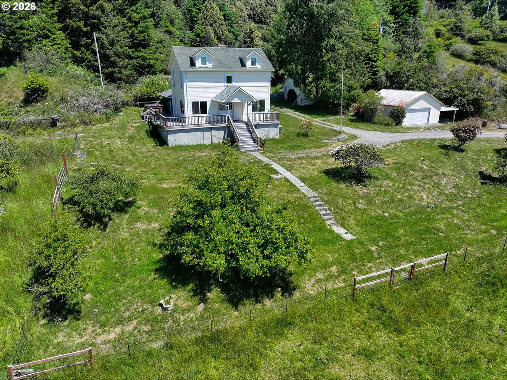 94665 N Bank Pistol River Rd, Gold Beach