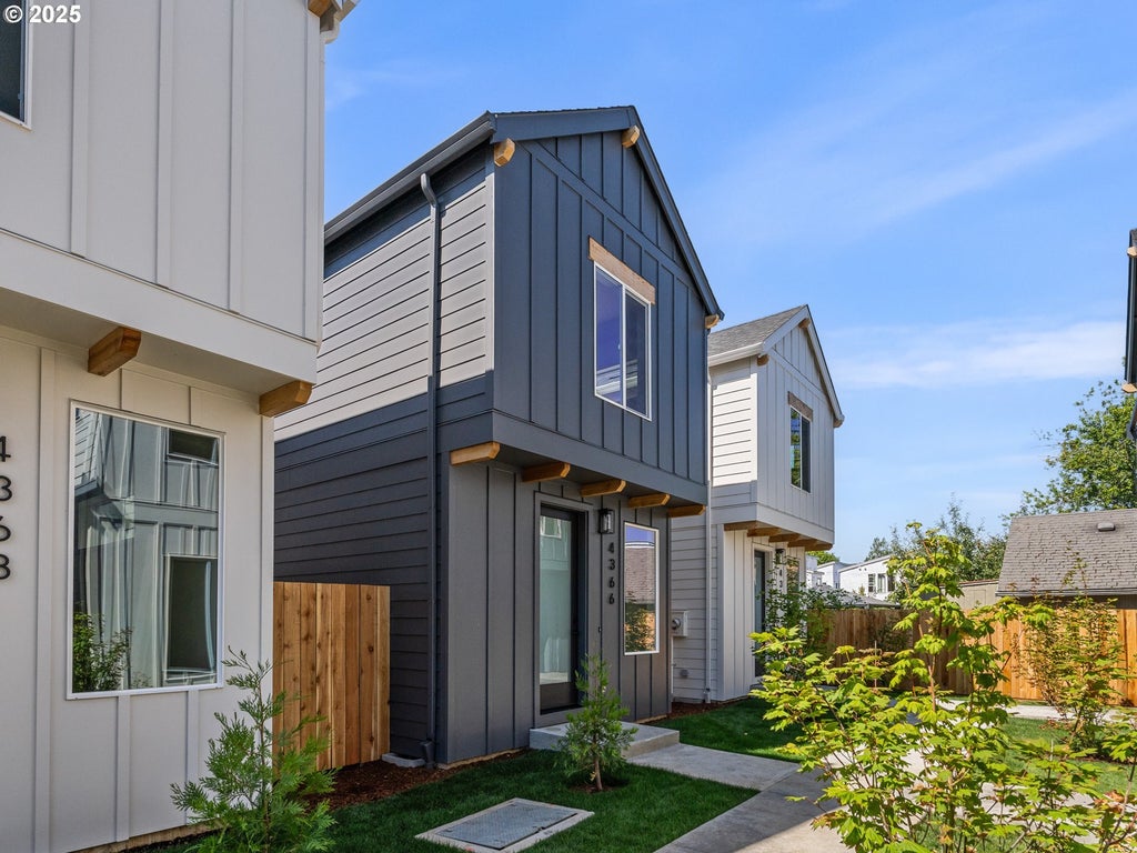 4366 Ne Going St, Portland