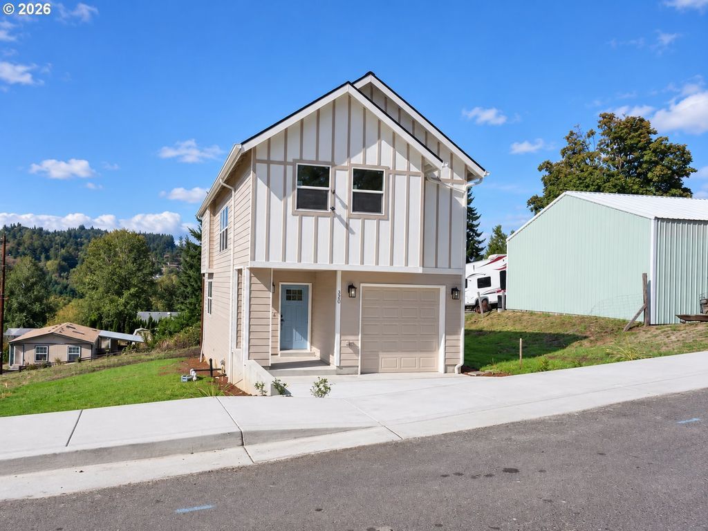 330 Richards Dr, Rainier