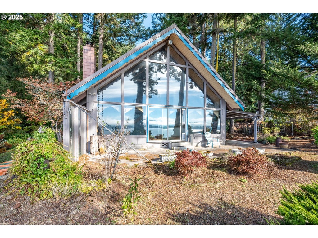 10 W Cape Horn Rd, Cathlamet