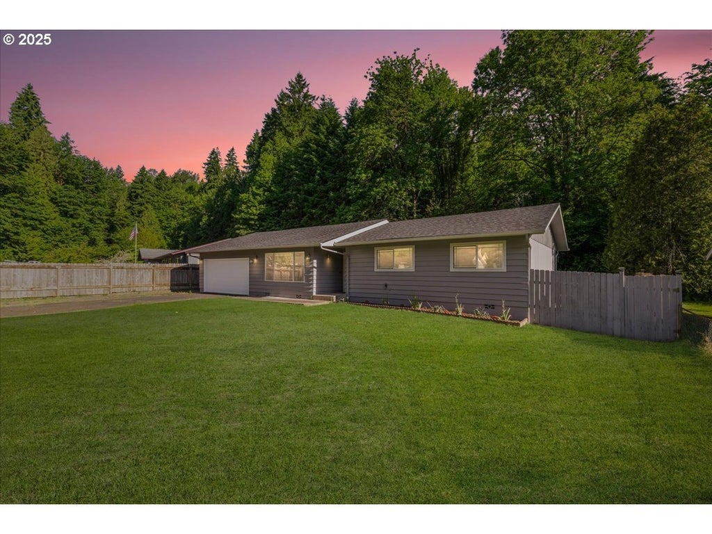 108 Lomor Dr, Longview