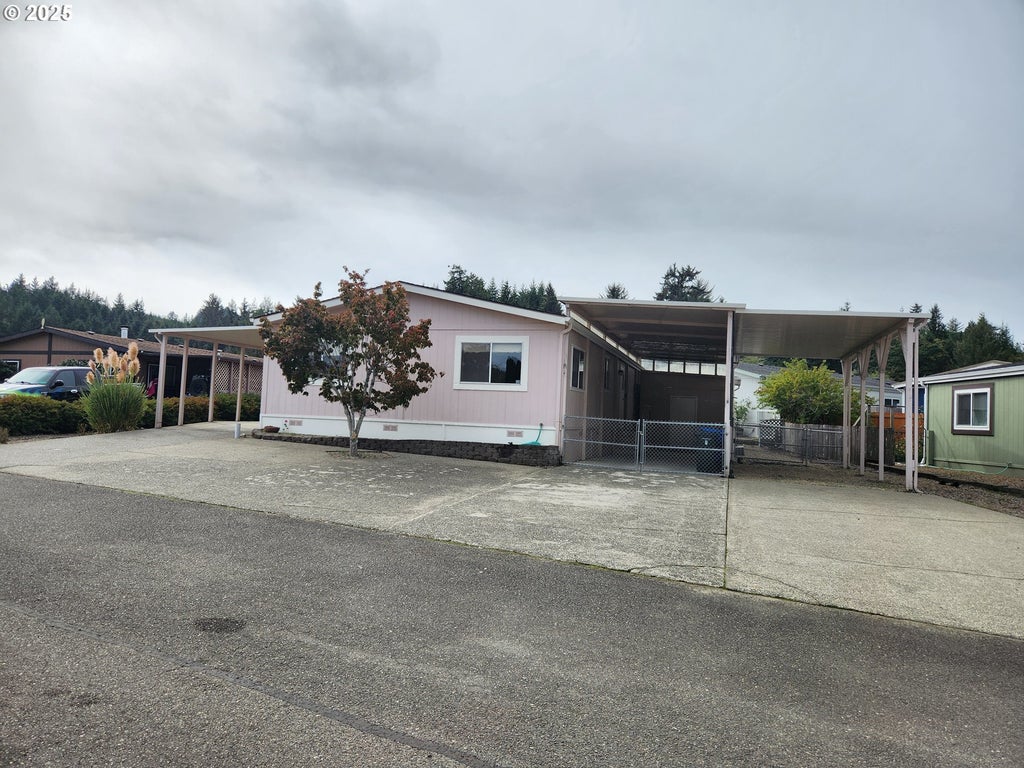 100 River Bend Rd 107, Reedsport