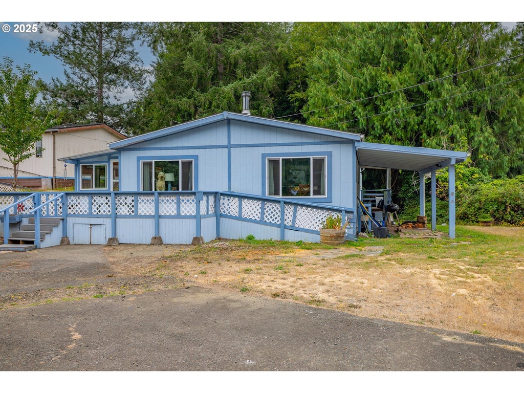 1050 N Cedar Point Rd B06, Coquille