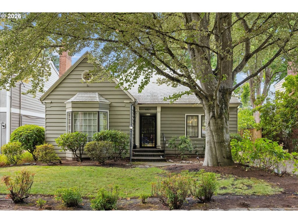 6821 Se Reed College Pl, Portland
