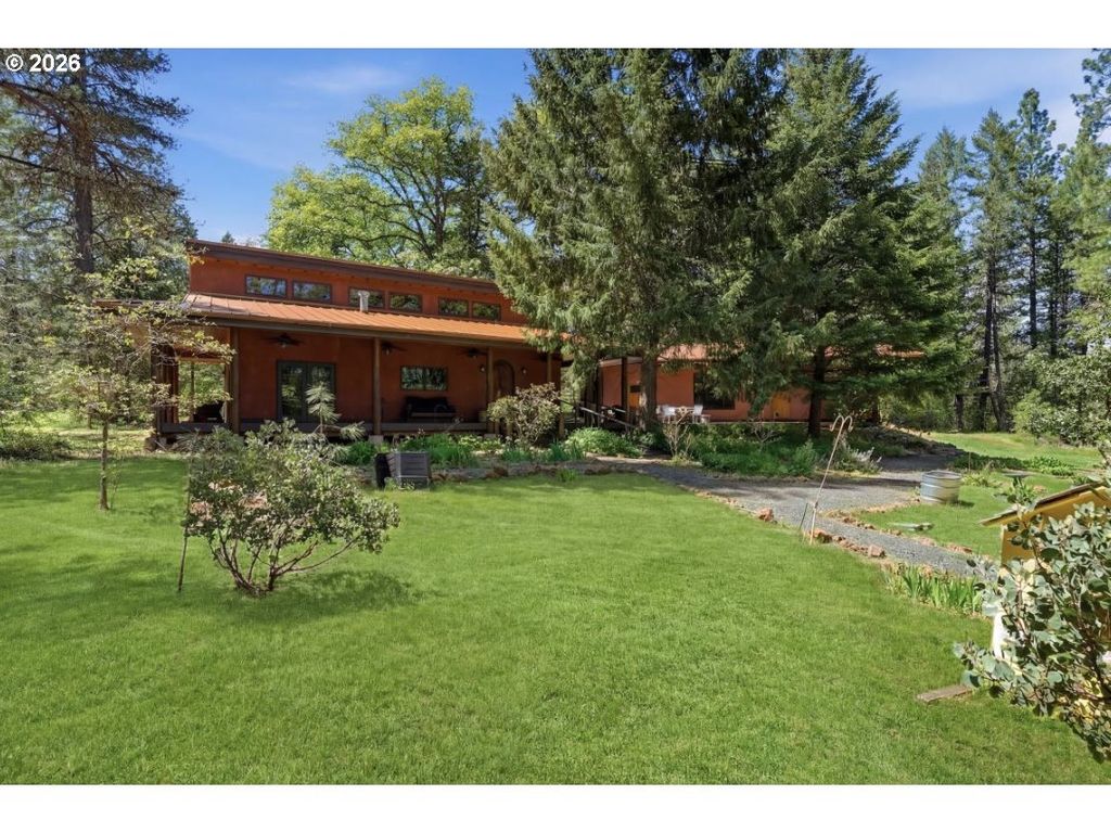 422 Onion Mountain Rd, Wilderville