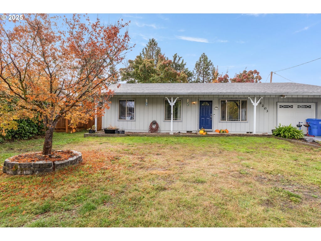 2203 Edna Ave, Roseburg