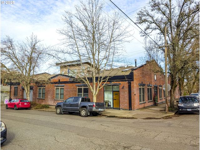 2777 Nw Savier St, Portland