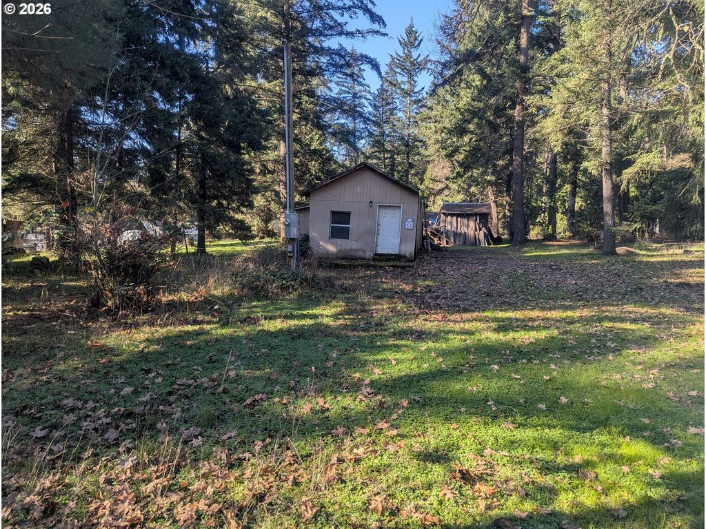 464 Lou Gray Dr, Myrtle Creek