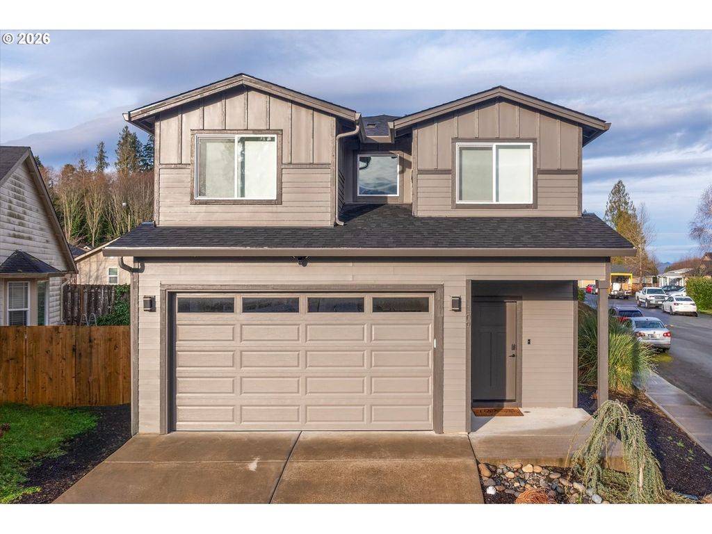 109 Hill Dr, Cathlamet