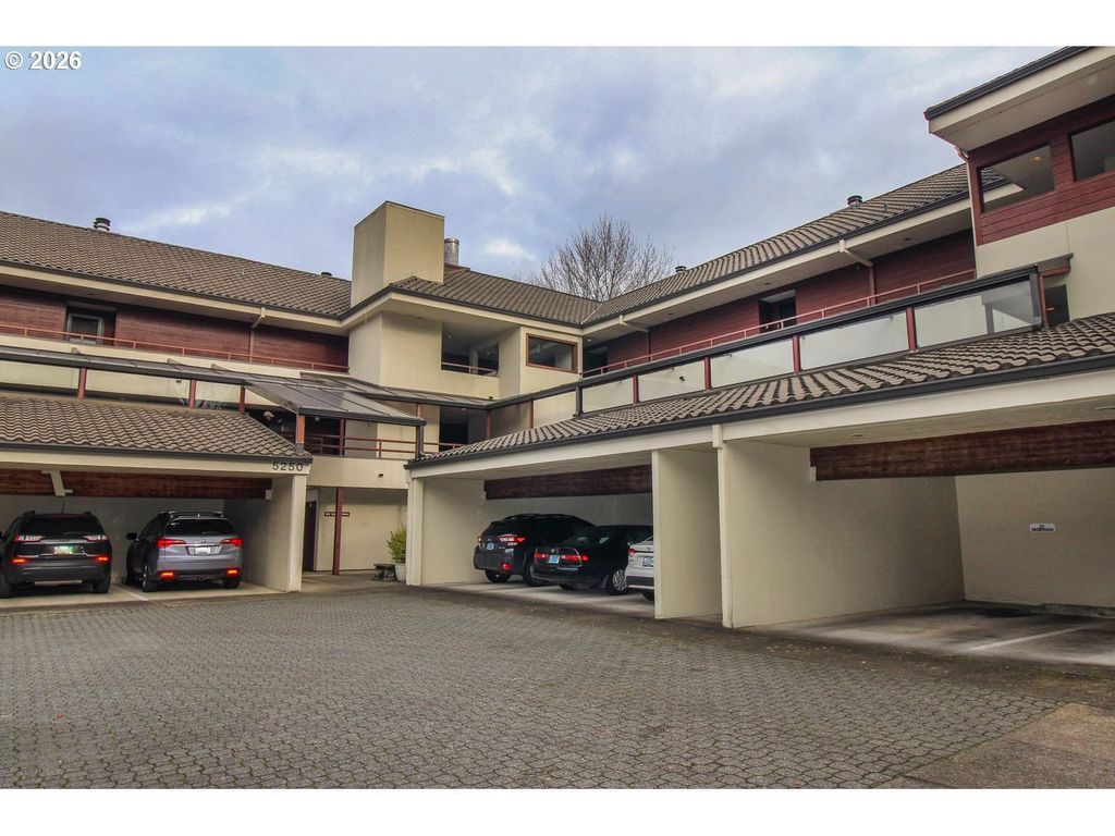 5250 S Landing Dr 304b1, Portland