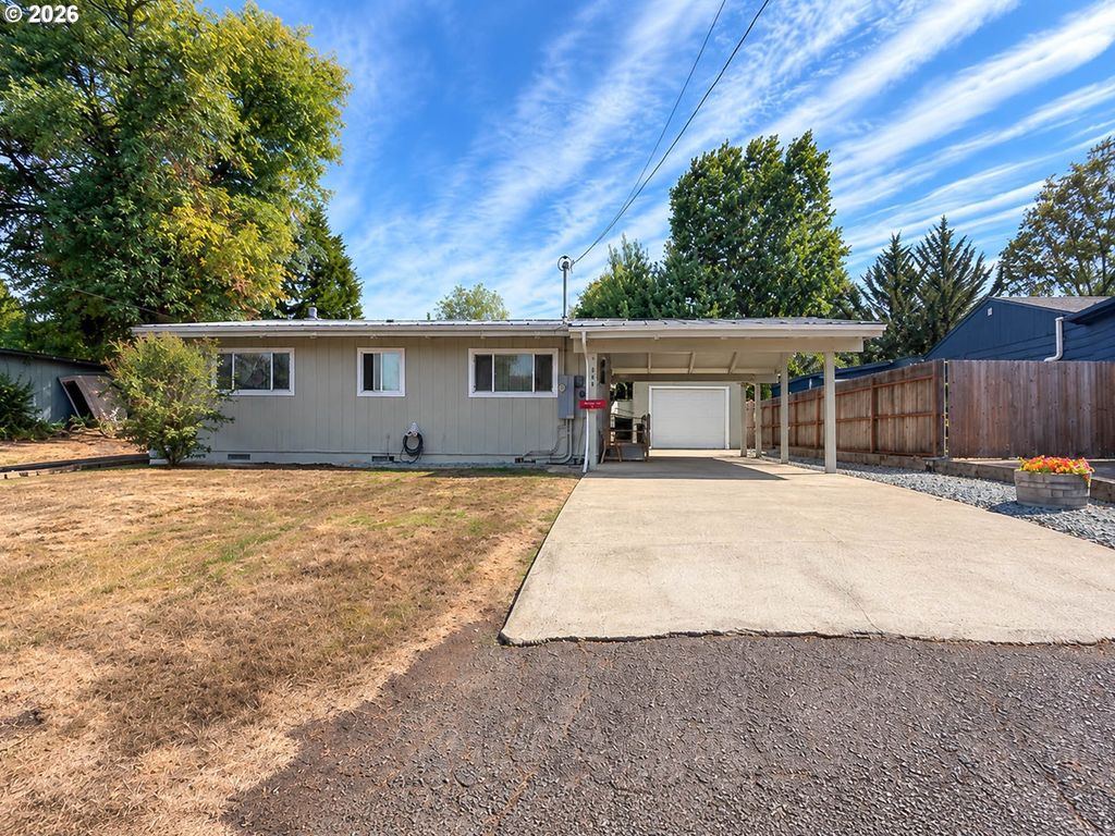 1549 Ne Poplar St, Roseburg