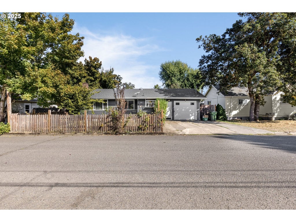 408 N 8th St, Cottage Grove