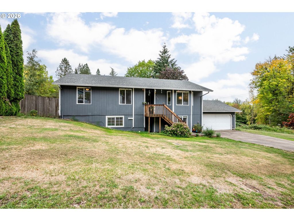 120 Apple Ln, Kelso