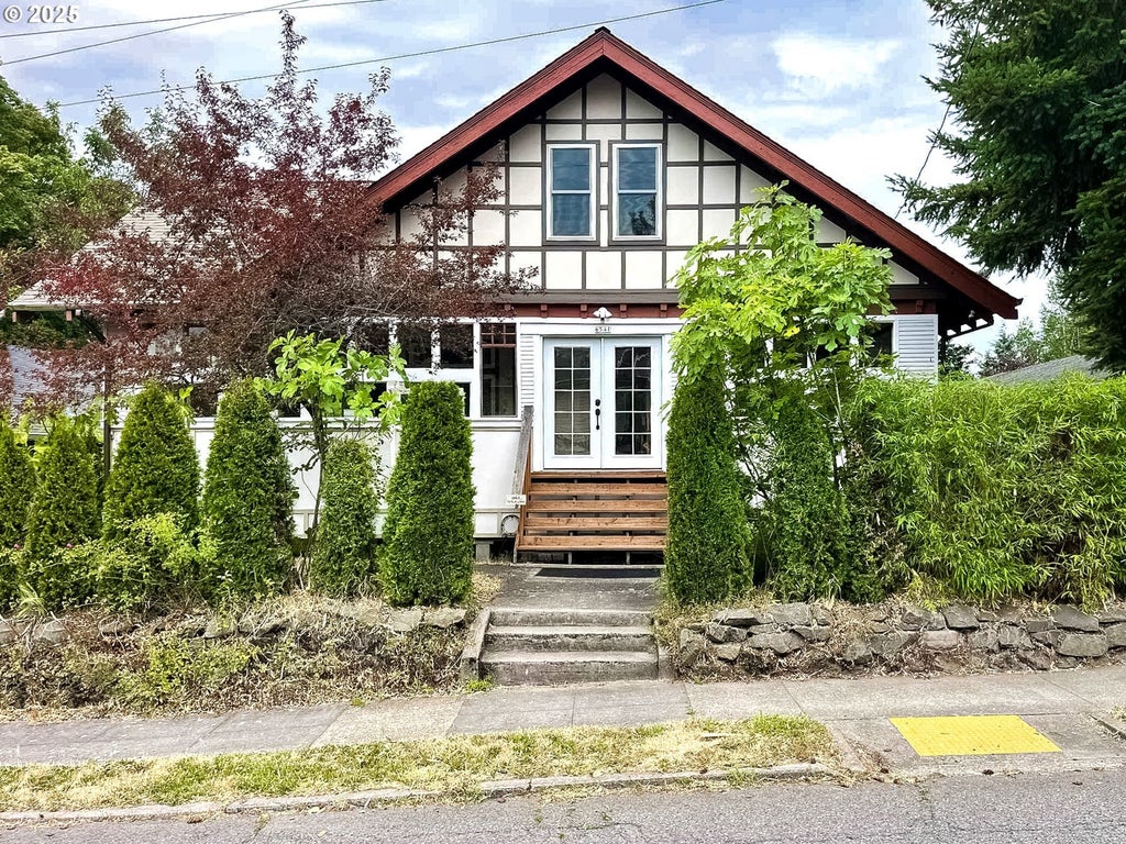 6541 E Burnside St, Portland