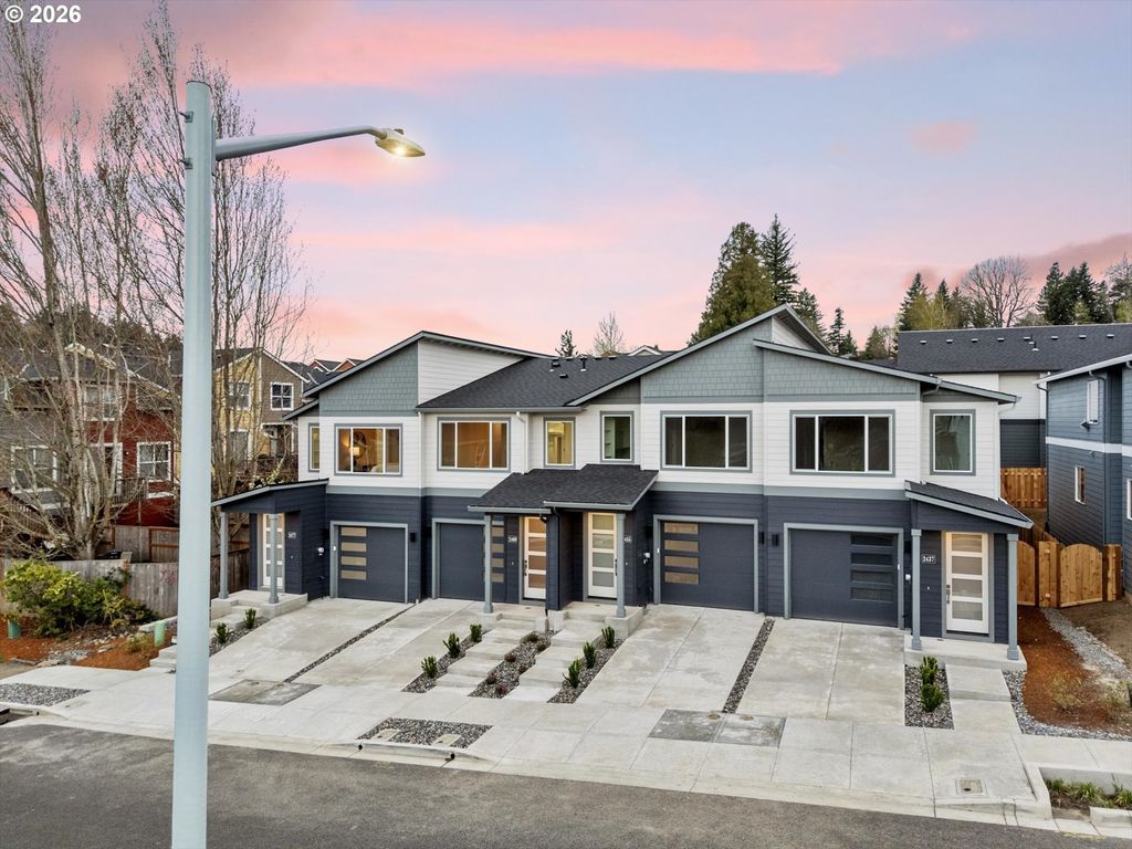 2469 Nw 1st Dr, Gresham